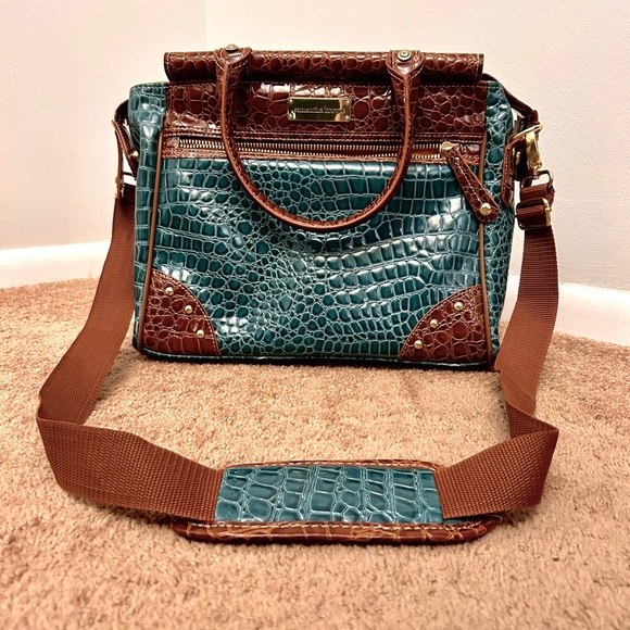 Samantha Brown Luggage - only used once, perfect condition - Picture 9 of 16